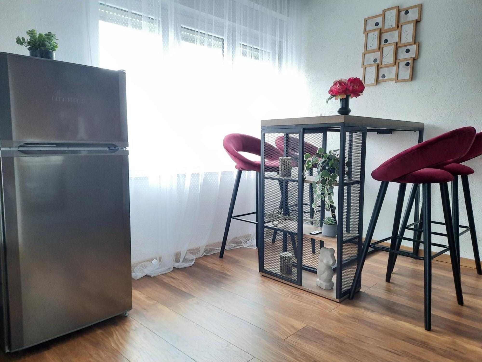 Apartman Twins Self Check In & Self Check Out Otocac Bagian luar foto