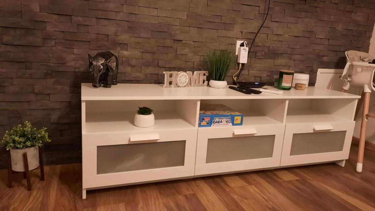 Apartman Twins Self Check In & Self Check Out Otocac Bagian luar foto